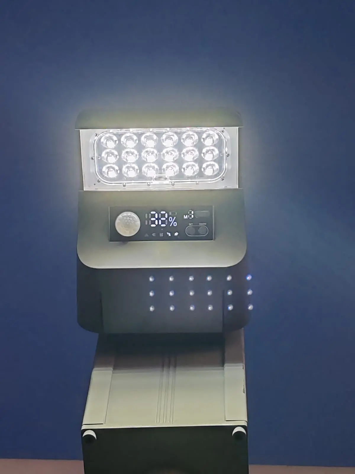 Case Study: Smart Sresky Alpha solar street flood light Project in ...