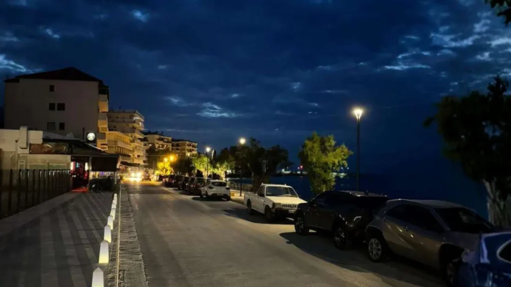 Smart Solar Street Lights Illuminate Australia (2) Smart Solar Street Lights Illuminate Australia 2 1