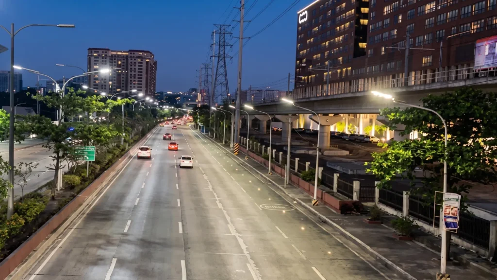 How Solar Street Lights Conquered the Dust and Exhaust Fumes of Manila’s EDSA (1) How Solar Street Lights Conquered the Dust and Exhaust Fumes of Manilas EDSA 1