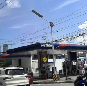 Kumaha Lampu Jalan Tenaga Surya Ngalawan Kebusukan sareng Asap Knalpot Manila EDSA 2