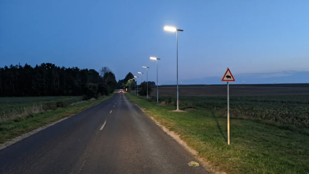 Solar Street Lights with Auto Cleaning for Roads in Hungary 7