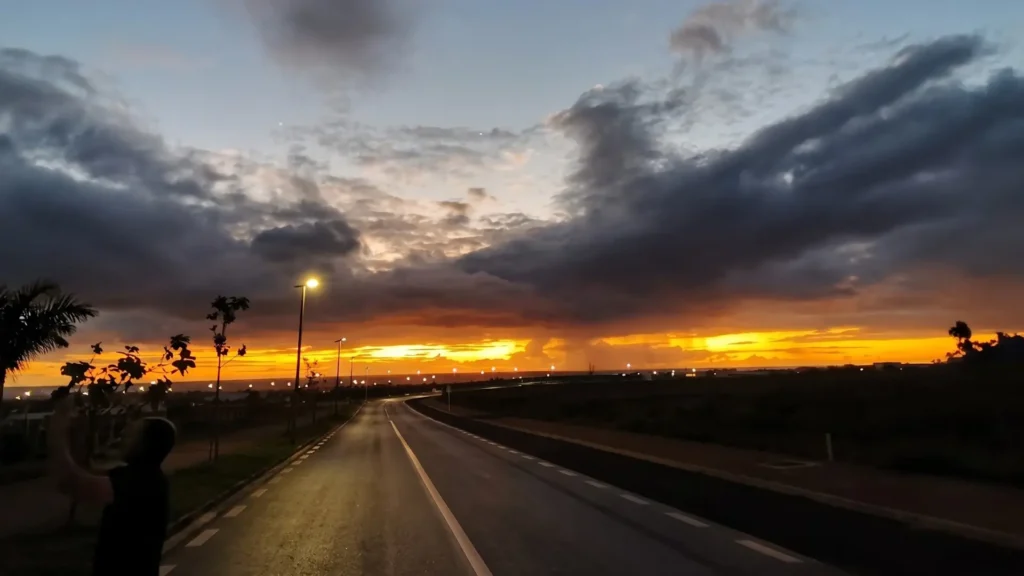 How Solar Street Lights Reduce Maintenance Costs for Coastal Roads in Mauritius (1) How Solar Street Lights Reduce Maintenance Costs for Coastal Roads in Mauritius 1