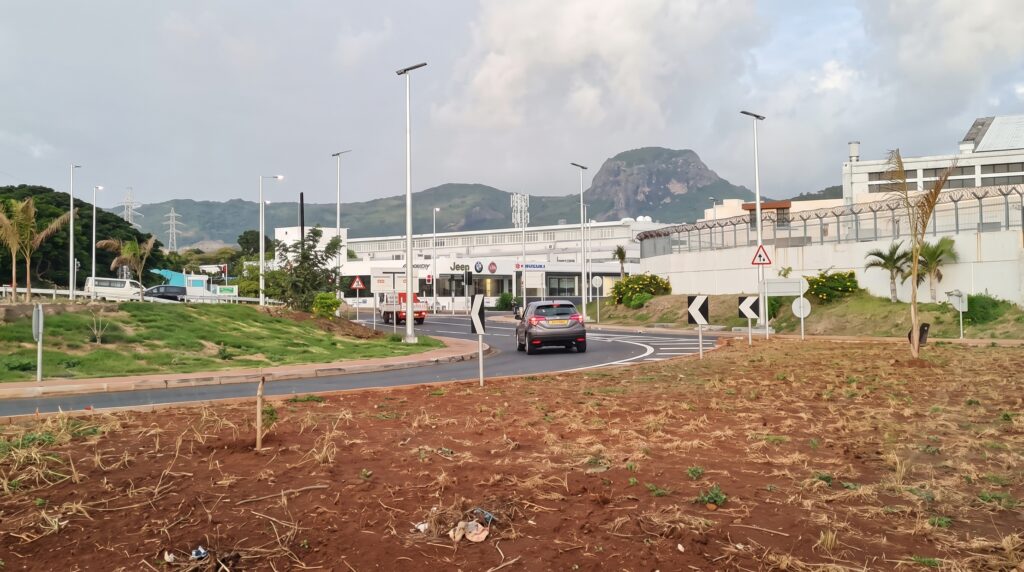 Solar Streetlight Project on the Coastal Arterial Road in Mauritius Solar Streetlight Project on the Coastal Arterial Road in Mauritius