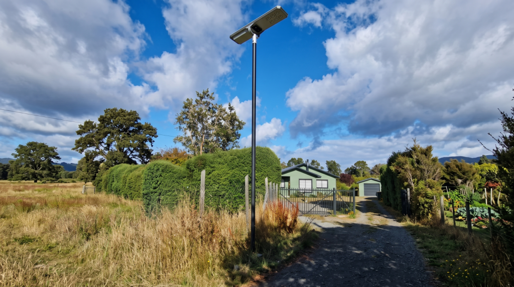 55 Sets of Solar Street Lights on Rural Roads in Central Chile 1
